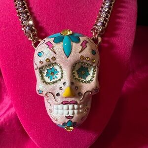 Betsey Johnson, rare sugar skull necklace NWT